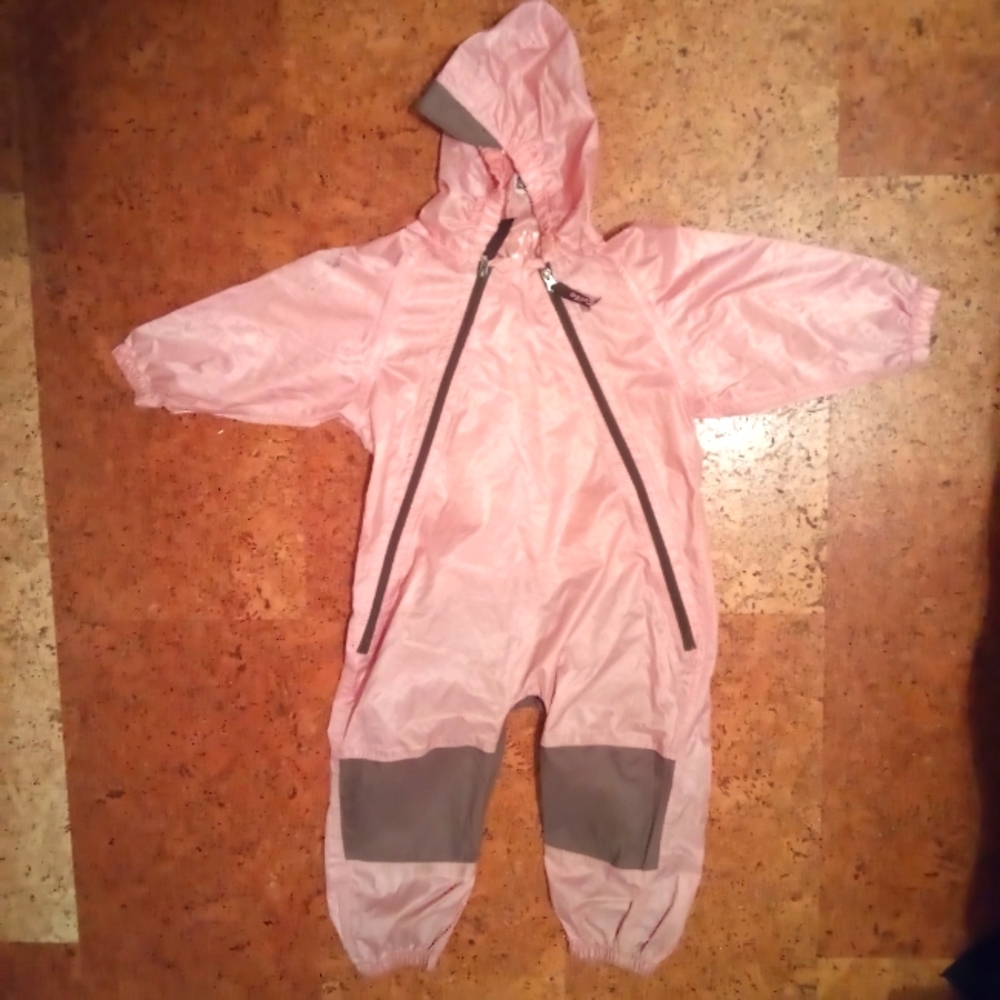 Tuffo newt suit, rain suit, size 4T
